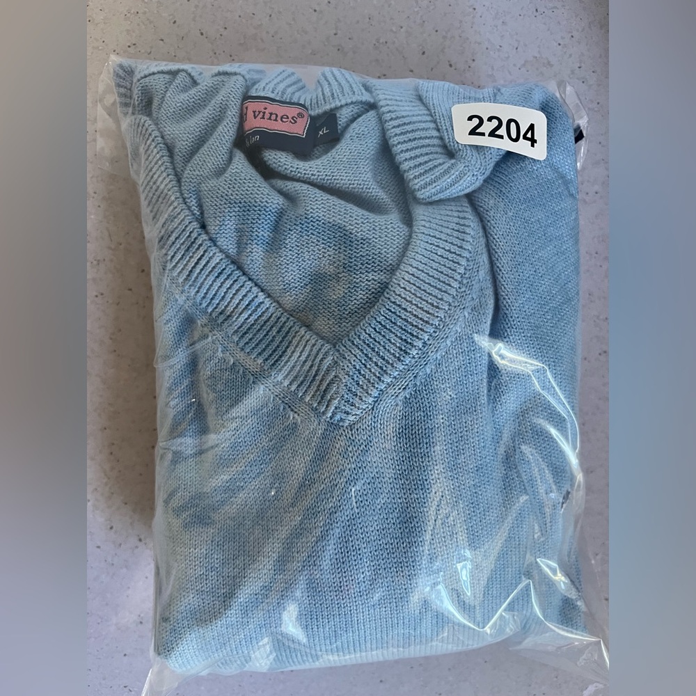 Vineyard Vines Mens XL Cotton Pullover Sweater Blue V-Neck‎ Preppy Classic Knit - Picture 8 of 8